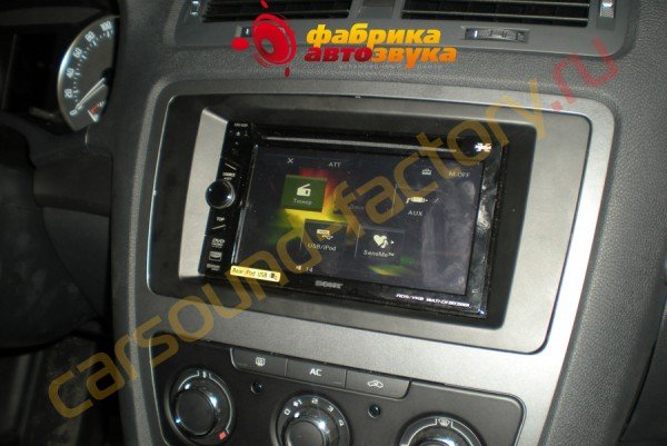 установка автомагнитолы Sony XAV-E60 Sony XAV-E60 Skoda Octavia