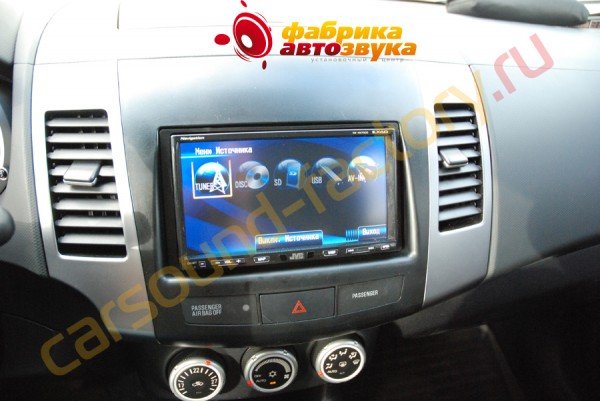 Установка магнитолы с навигацией JVC KW-NX7000 JVC KW-NX7000 Mitsubishi Outlander