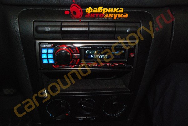 Установка магнитолы Alpine Alpine CDE-9882Ri Skoda Octavia