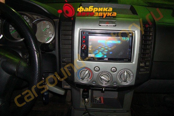 установка автомагнитолы JVC KW-AVX740 JVC KW-AVX740 Mazda BT 50