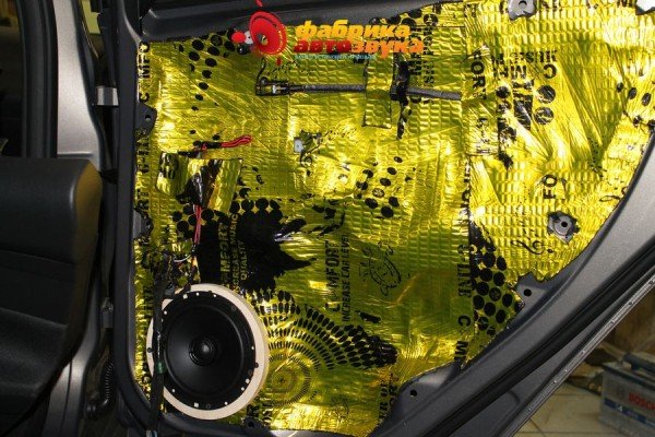 замена динамиков в задние двери Morel Ford Focus 3