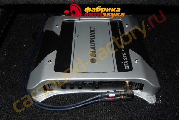 Установка усилителя мощности Blaupunkt GTA 275 Subaru Impreza (Impreza WRX)