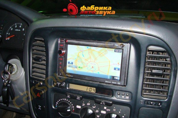 установка 2din автомагнитолы Pioneer AVIC-F930BT Toyota Land Cruiser 100 (80, 105)