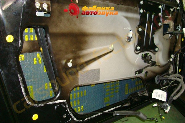 шумоизоляция двери в 1 слой SGM Ferrari Scaglietti