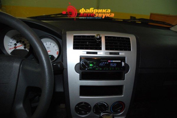 установка автомагнитолы Pioneer Dodge Caliber