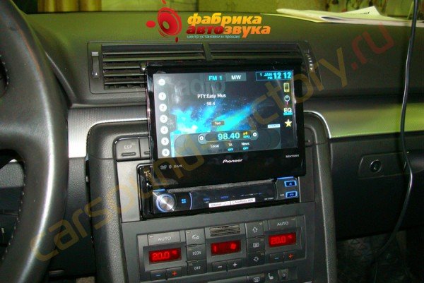 установка автомагнитолы Pioneer AVH-X7500BT Pioneer AVH-X7500BT Audi A4