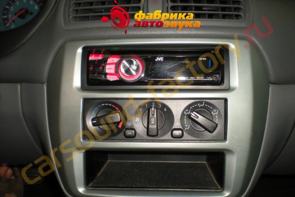 установка автомагнитолы JVC KD-R45 JVC KD-R45 Mitsubishi Galant