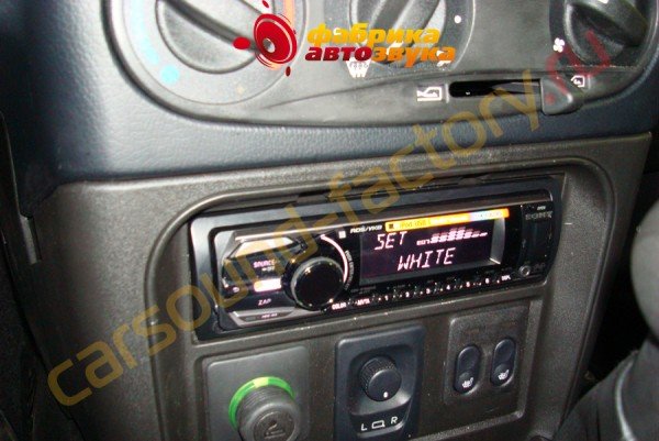 автомагнитола Sony CDX-GT660UE Sony CDX-GT660UE Chevrolet Niva