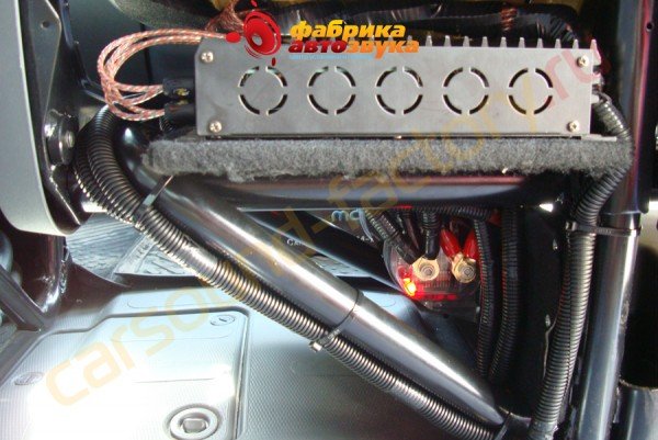 установка усилителя Md.Lab Peugeot Boxer