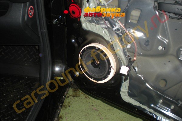 установка передних динамиков DLS K6 в двери DLS K6 Nissan Note