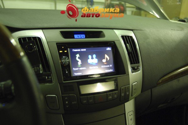 Установка магнитолы Pioneer AVIC-F900BT Pioneer AVIC-F900BT Hyundai Sonata NF