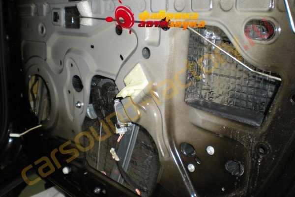 шумоизоляция дверей SGM Renault Logan