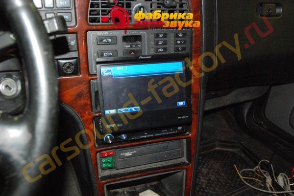 установка автомагнитолы Pioneer AVH-P5000DVD Saab 9000