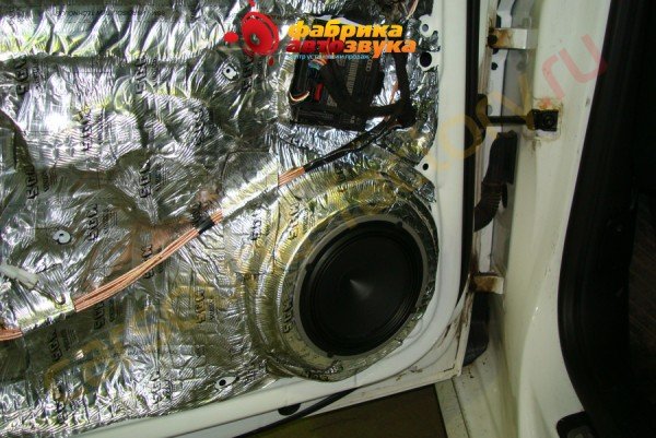 установка акустики Audison AV K6 Audison AV K6 Audi A5