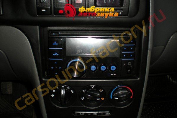 головное устройство 2din JVC KW-XR417 Kia Spectra
