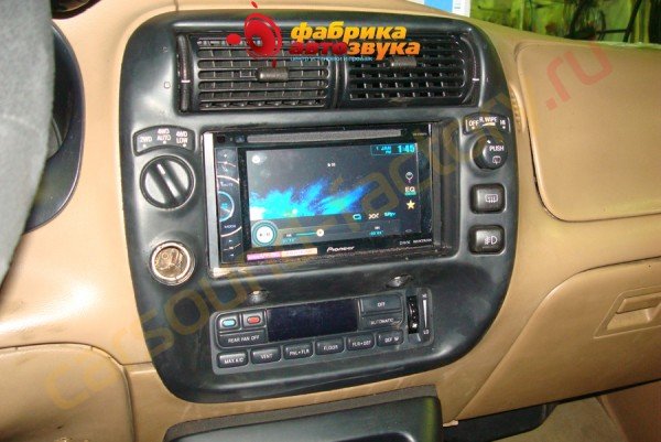 установка автомагнитолы Pioneer AVH-X1500DVD Pioneer AVH-X1500DVD Ford Explorer