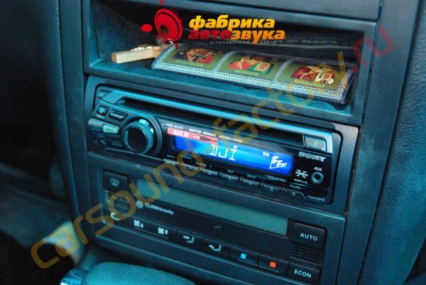 SONY CDX-GT29EE SONY CDX-GT29EE Volkswagen Golf 4