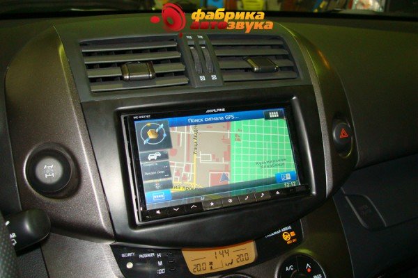 установка магнитолы Alpine INE-W977BT Alpine INE-W977BT Toyota RAV 4