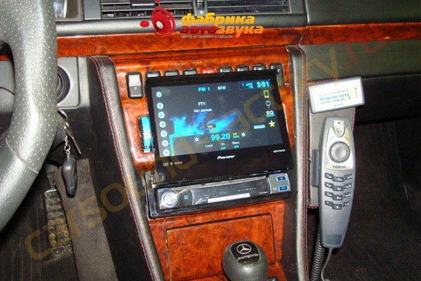 установка магнитолы Pioneer AVH-X7500BT Pioneer AVH-X7500BT Merсedes 124