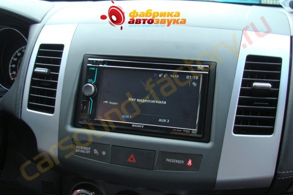 установка головного устройства Sony xav-601BT Sony xav-601BT Mitsubishi Outlander XL