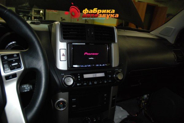 установка автомагнитолы Pioneer Toyota Land Cruiser Prado 150