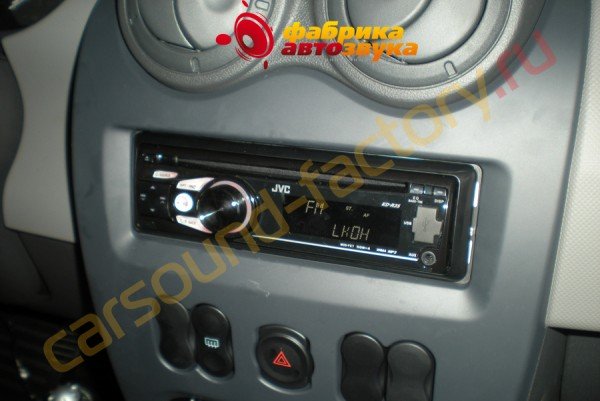 установка головного устройства JVC KD-R35 JVC KD-R35 Renault Logan
