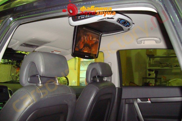 установка потолочного монитора с DVD Phantom Chevrolet Captiva
