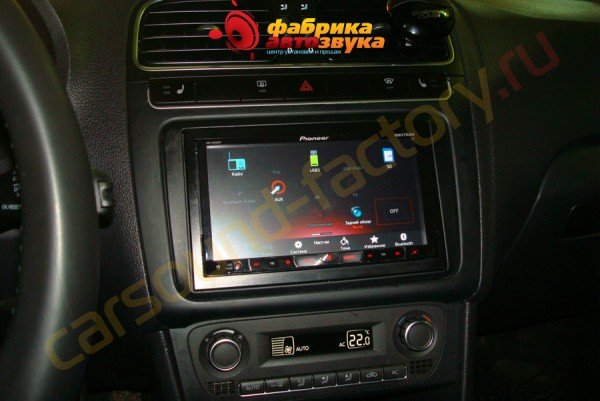 установка автомагнитолы Pioneer AVH-X8500BT Volkswagen Polo