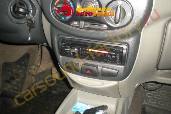 установка автомагнитолы SONY CDX-GT47UE SONY CDX-GT47UE Lada Kalina