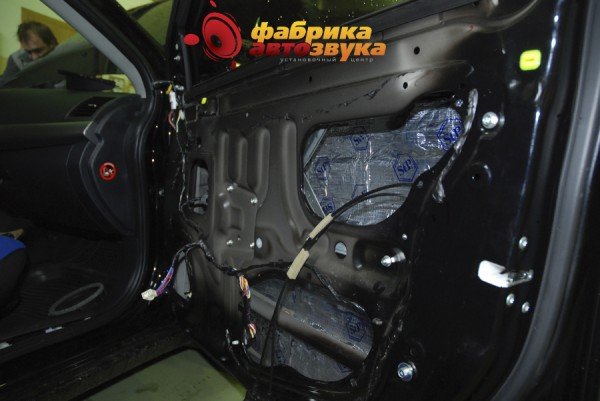 Шумо/вибро изоляция двери STP Mitsubishi Lancer X
