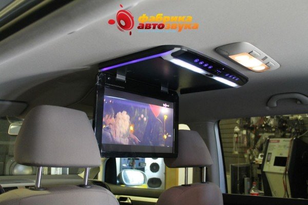 установка монитора AVIS Volkswagen Touran