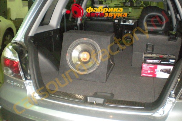 установка сабвуфера Mystery Mystery Mitsubishi Outlander