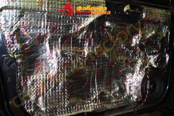 шумоизоляция передних дверей в 2 слоя SGM Peugeot 407