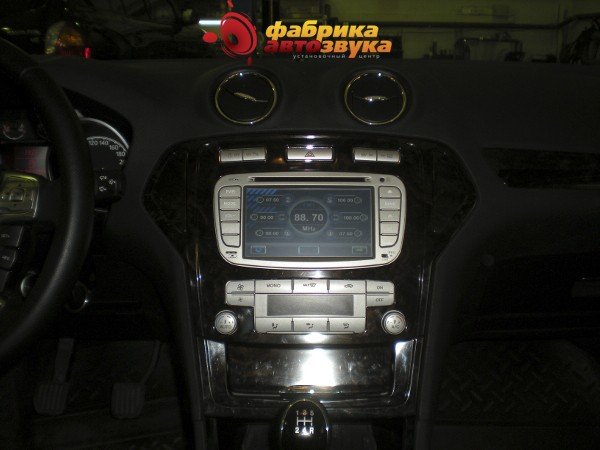 Установка магнитолы Phantom Phantom DVM-8500G (Ford Mondeo) Ford Mondeo