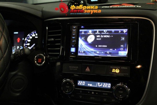 замена головного устройства 2din Alpine Mitsubishi Outlander 2013
