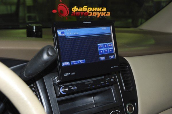 Установка магнитолы Pioneer Pioneer AVH-P5000DVD Mazda MPV