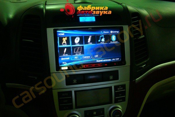 Установка автомагнитолы JVC KW-V40BT JVC KW-V40BT Hyundai Santa Fe