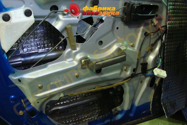 шумоизоляция дверей в один слой SGM Subaru Impreza (Impreza WRX)
