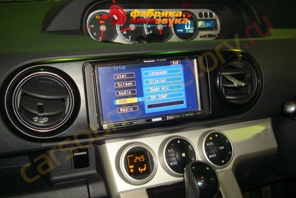 установка магнитолы панасоник Panasonic CQ-VD5505W Toyota Rumion
