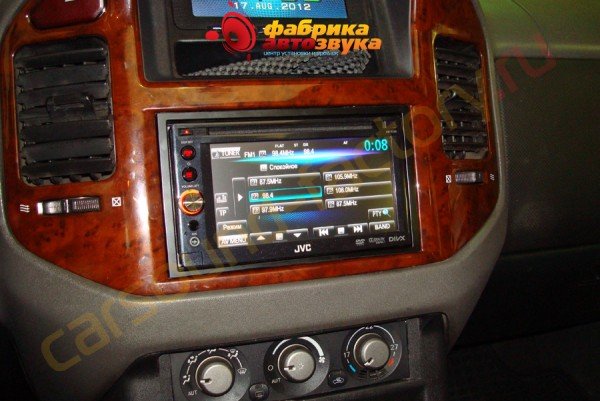 Установка автомагнитолы JVC KW-AV50 JVC KW-AV50 Mitsubishi Pajero