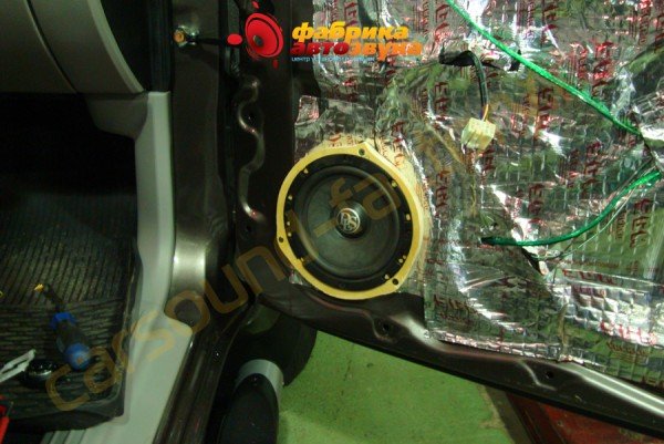 установка фронтальной акустики DSL DLS Mitsubishi Pajero Sport