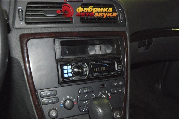 Головное устройство Alpine Alpine CDA-105Ri Volvo S 60