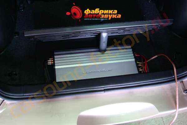 установка усилителя мощности Lighting audio Lighting audio Suzuki Grand Vitara