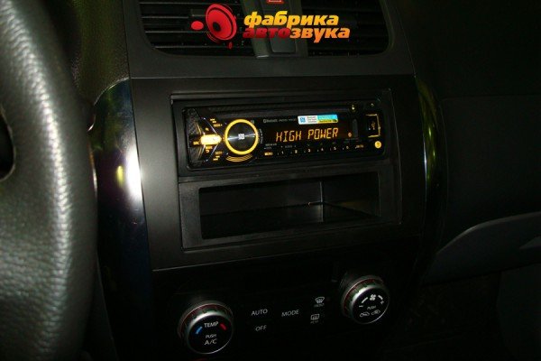 установка автомагнитолы Sony Sony Suzuki SX-4