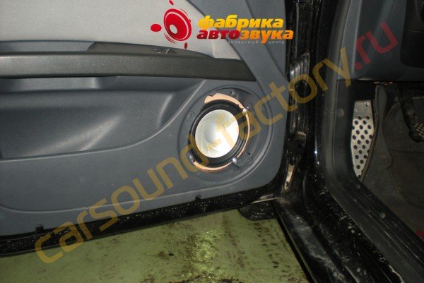 установка акустики Alpine SPX-17REF в передние двери Alpine SPX-17REF Seat Leon