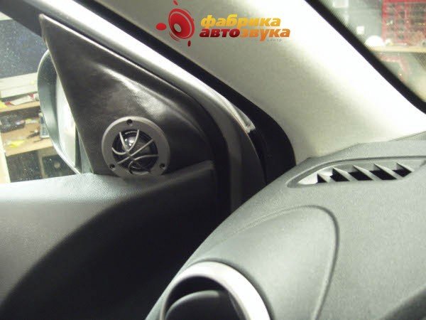 Установка пищалок DLS DLS UR1 Nissan Qashqai