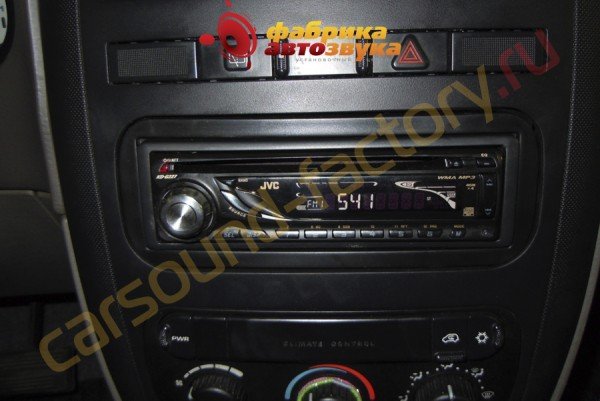 Магнитола JVC KD-G227 JVC KD-G227 Chrysler Voyager