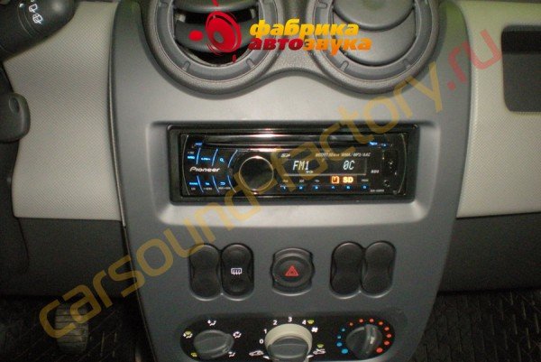 установка магнитолы 1Din Pioneer DEH-4200SD Renault Sandero
