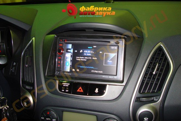 Установка автомагнитолы Pioneer AVIC-F940BT Pioneer AVIC-F940BT Hyundai iX 35