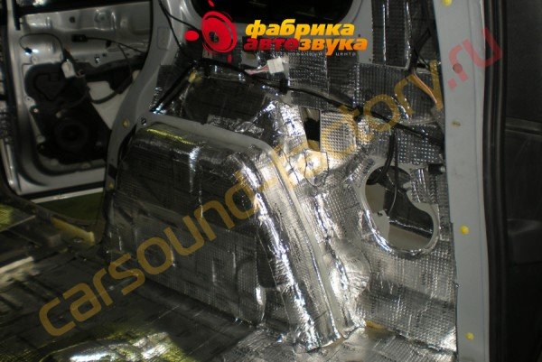 шумоизоляция колесных арок в один слой SGM Renault Espace